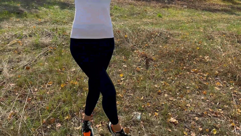 DEUTSCHLAN PORNO XXX: Trio diep in keel, hete babes die enorme pikken delen,...