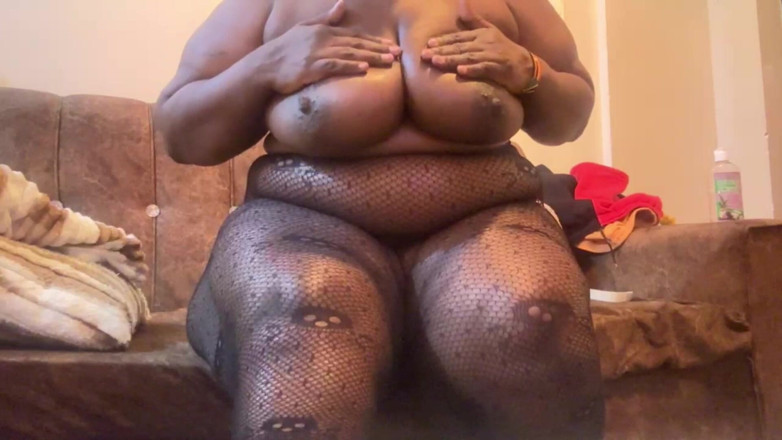 Kidinyi254: Tits Fuck