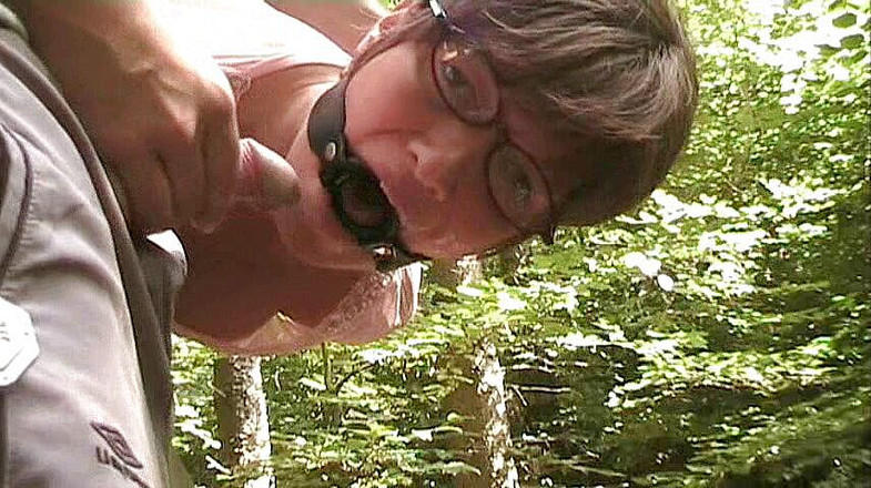 Popp Sylvie: Il pisse dans sa bouche