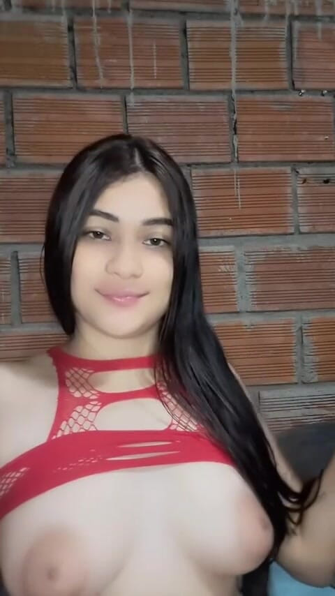 Yulieth Gomez: Amateur Fun with a Step Mom and Her Beautiful Tits...