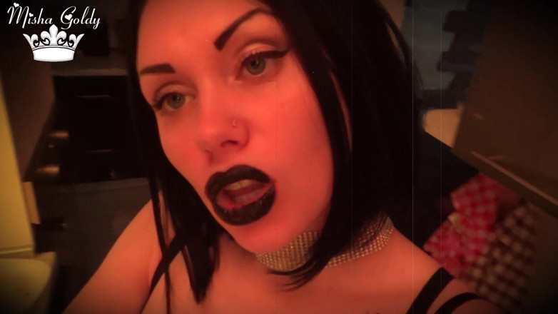 Goddess Misha Goldy: Glossy black lips