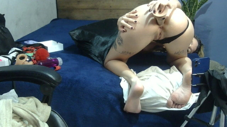 Taurina: Coquine sur la webcam