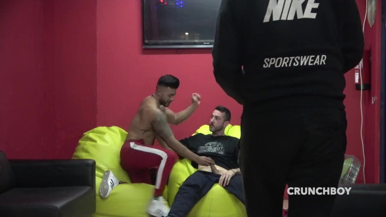 Bareback spy cam from Spain: Favio Vado fucked raw by XXL cock