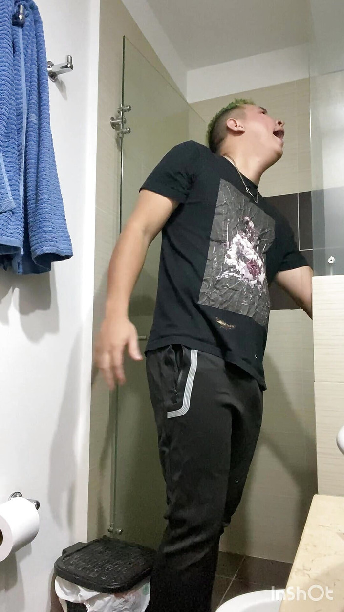 Tomas Styl: Aku merekam saudara tiriku lagi tanpa dia menyadari saat dia...