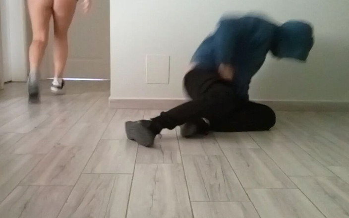 Couple Of Pleasure: エッチな女の子が授業をサボって他の生徒のペニスに乗る