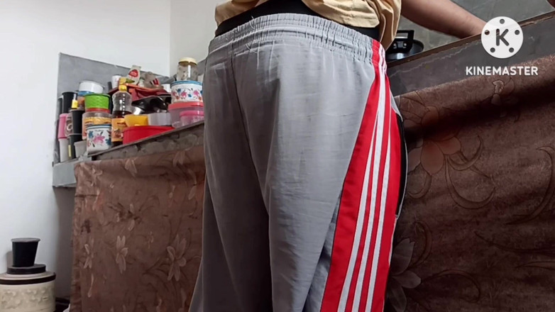 Desi__Panda: Hetero kamarádka poprvé Ve spodním prádle velký monstrózní péro