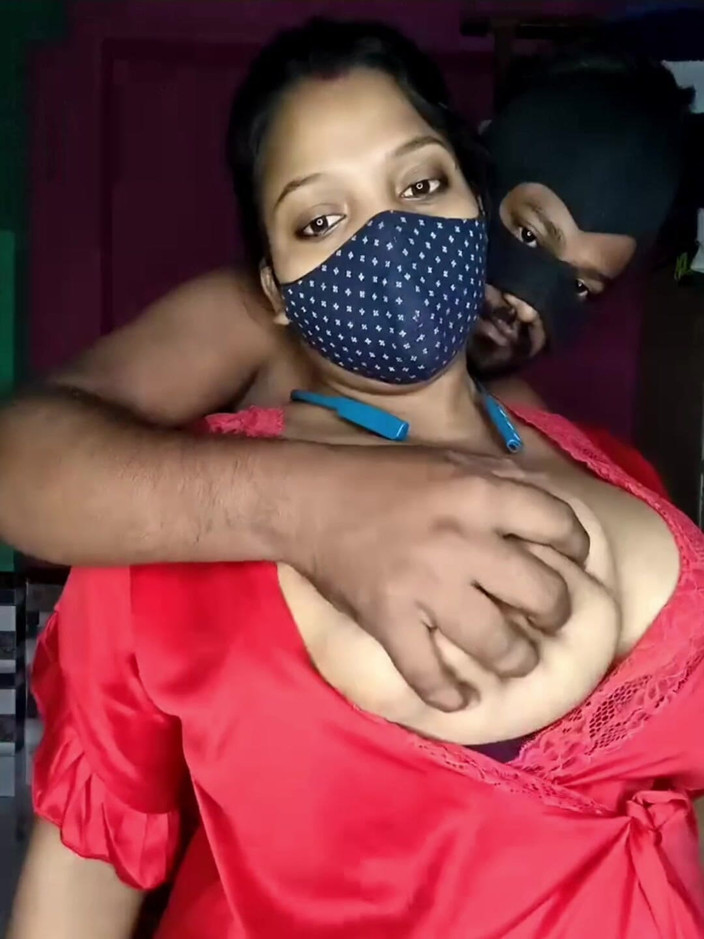 Queen7895: Espectáculo de tetas muy enormes en cámara