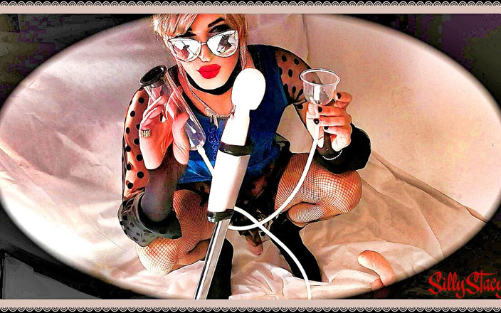 sillystacy: Roztomilá Sissy Deepthroat Sání Trénink