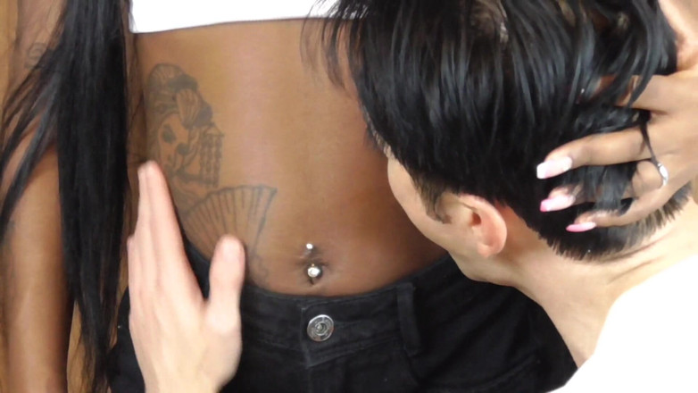 Solo Austria: Black girl belly fetish enjoy the slim black belly of...