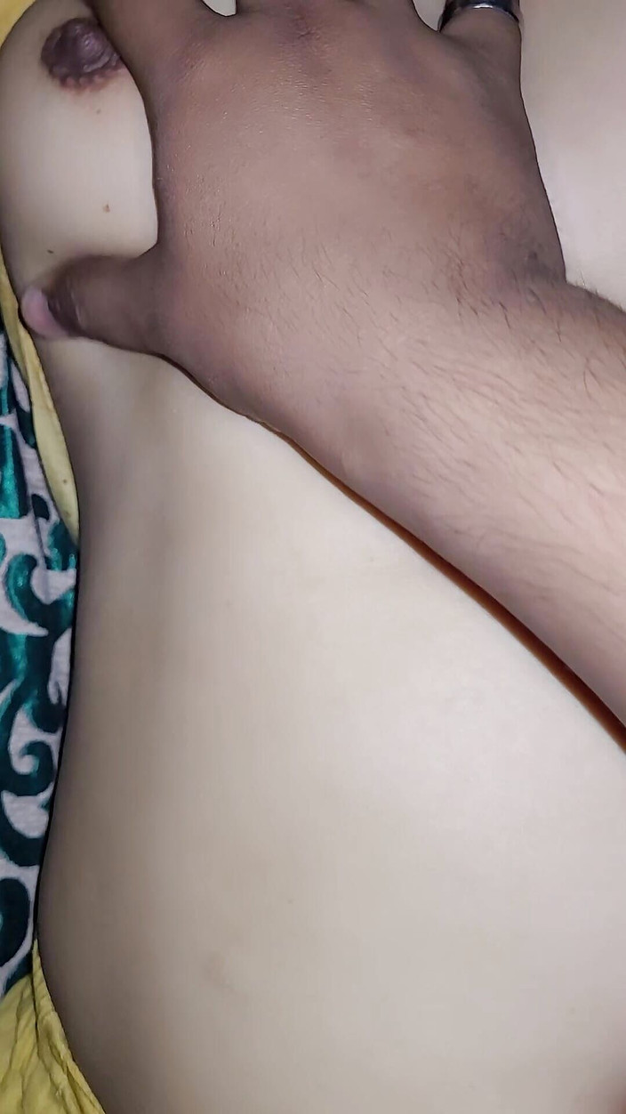 Roobi sharma: Bạn đã trao niềm vui của con cu cho một bà...