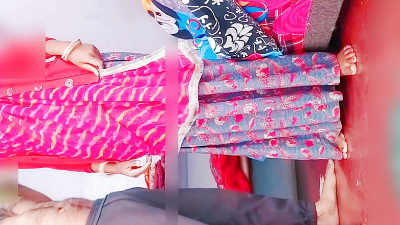 Rakul008: Menelepon kekasihnya di rumah dan membuatnya disetubuhi desi bhabhi seks...