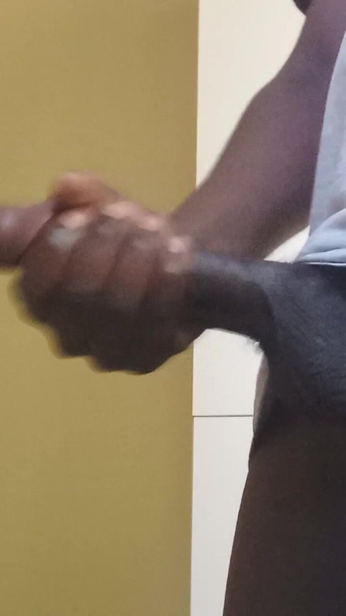 TheeeJonnyBravo: Dikkat Kulaklığı kullanın!! Hepinizin beni izlemesi hoşuma gidiyor