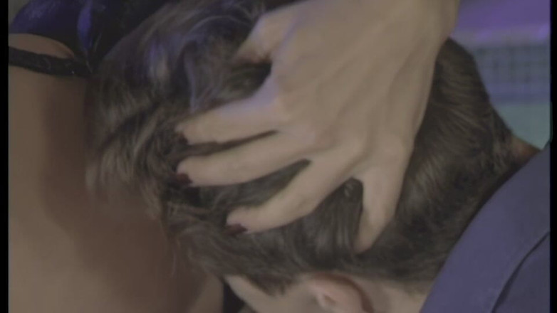 pornitaliangraffiti: Ehemann Passt Mit Arzt Auf Frau Auf