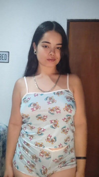 Debora Mendes in Her Pajamas to Spend New Year's Eve