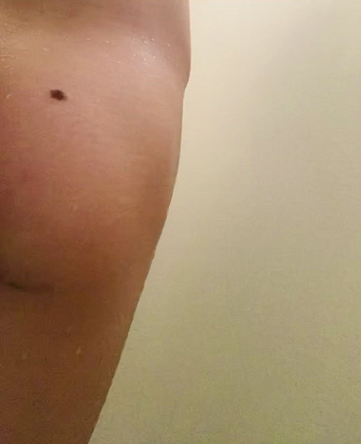 Leanor: बाथटब में तंग गांड