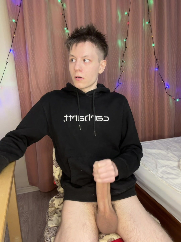 Morflot24: Twink prostata prickelt während intensiver solo-handpumpe