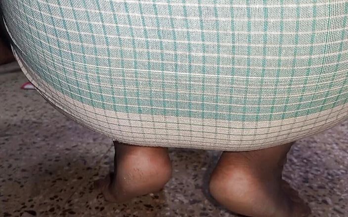 Indoor ally: Băiat indian care se masturbează singur acasă 13