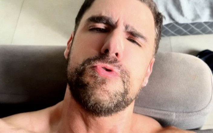 Kylefox: Hot Carioca Hard.
