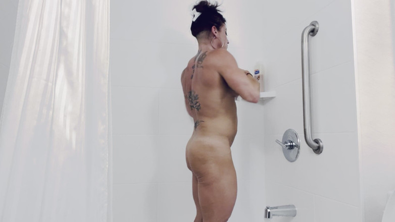 Kandylegsxxx: 샤워하는 Kandy Flexes