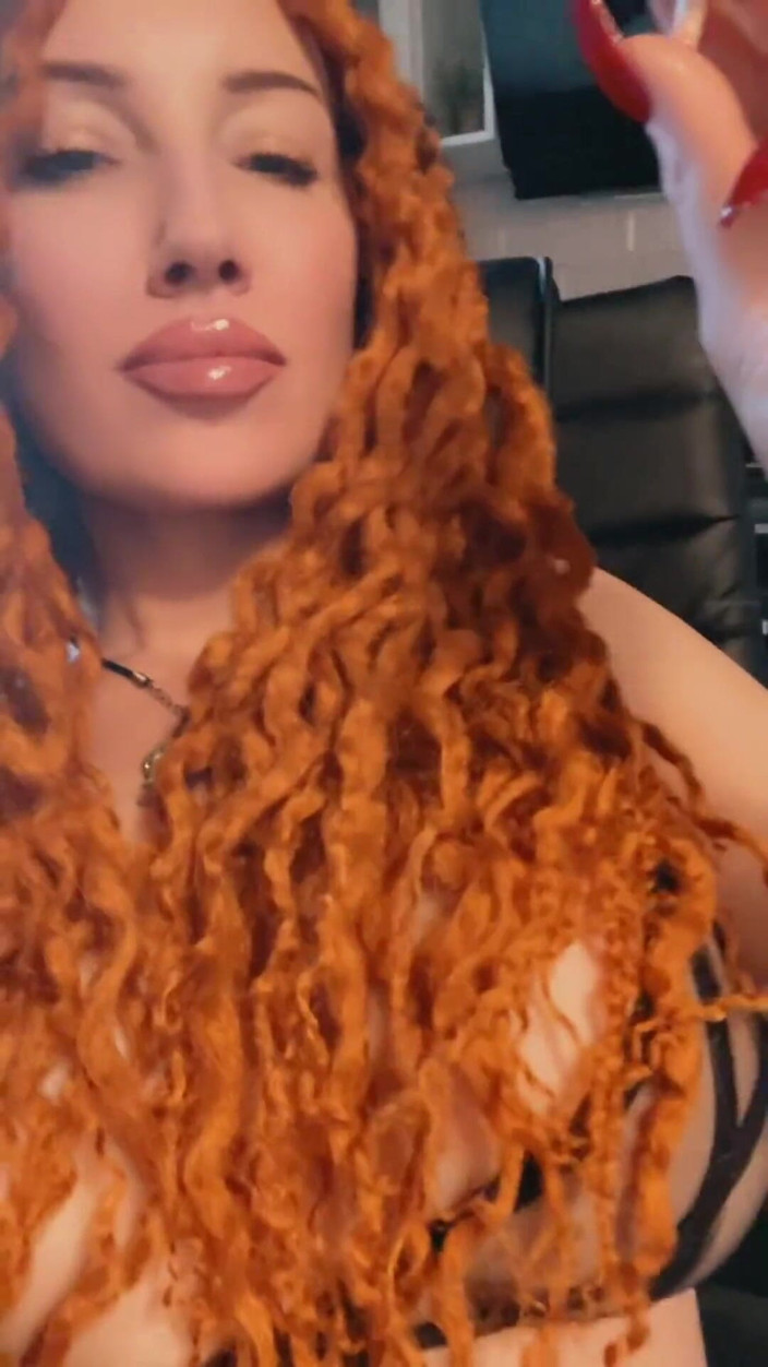 BadAssBitch: Klekl a vdechl můj kouř, poražený