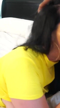 두 자지로 후장 뺨을 미소 짓는 PAWG Ryan