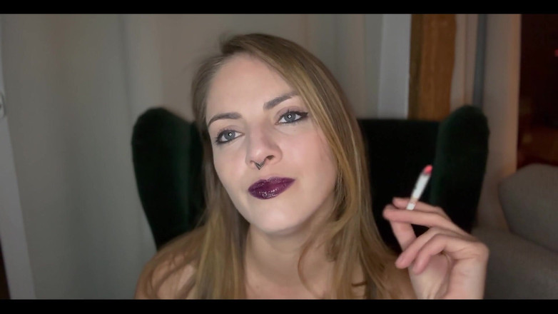 Naughty Natascha: Merokok Panas