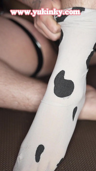 Au Pied Pour Ces Bas En Nylon - Amateur Francaise Footfetish Soft Dom Alt Domina Rousse Poilue Donjon