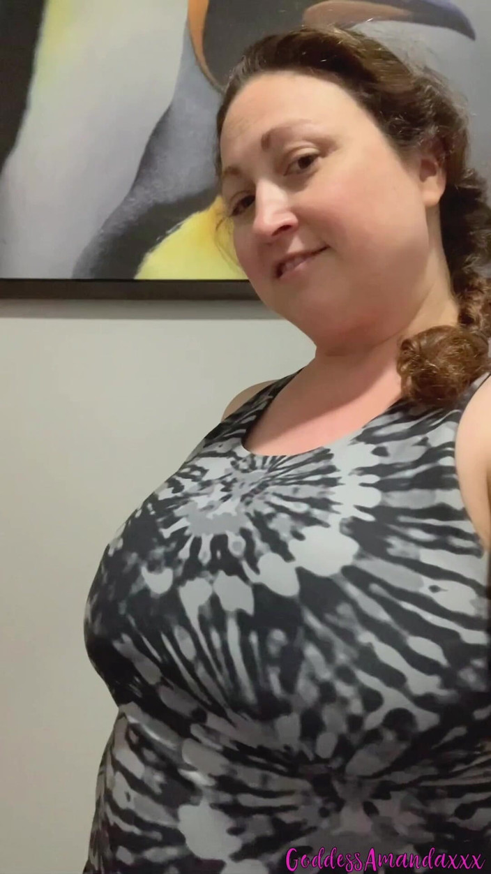 Goddess Amanda: Tôn thờ âm hộ nữ thần của tôi đi tiểu, đít và bàn...