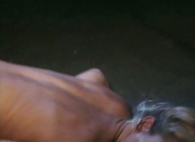 Alfacontent: Ohromující blonďatá děvka kundička lízaná a provrtaná tvrdým čůrákem