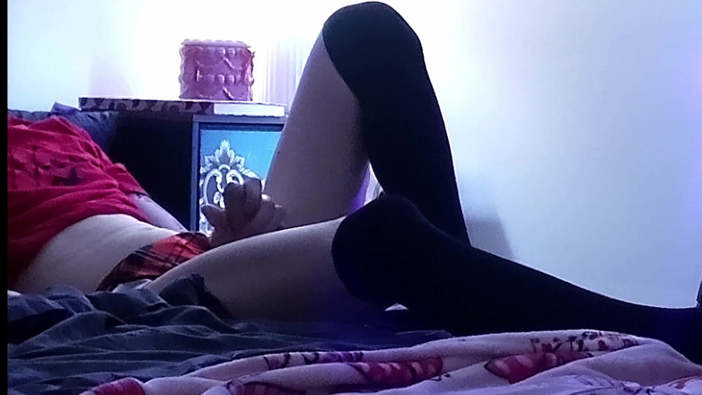 Biguy6999: Veronica Dick dziwka masturbuje się przed kamerą, podczas gdy przyjaciel...