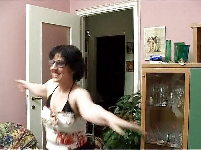 Xtime Network: 和一个完美的陌生人分享我性感放荡的老婆