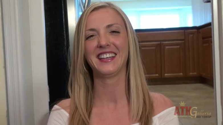 ATKIngdom Fans: Watch her achieve full orgasm!