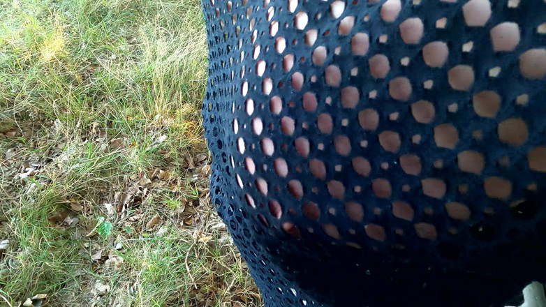 Bouncy Tits Action: Mısır tarlasının hemen yanında, göğüsleri dövüldü