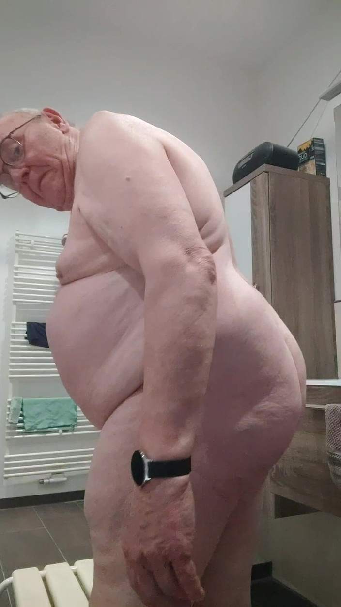 Karlchengeil: बाथरूम में गंदे खेल