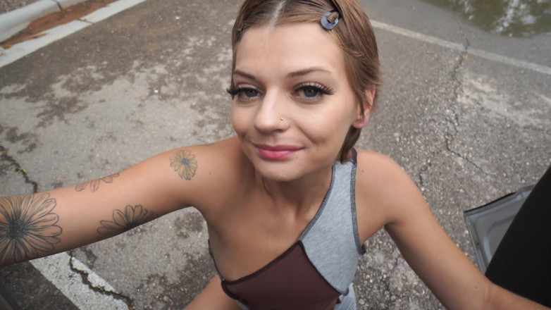 Katie Diggs: Gaggin cock and cum after mornin coffee