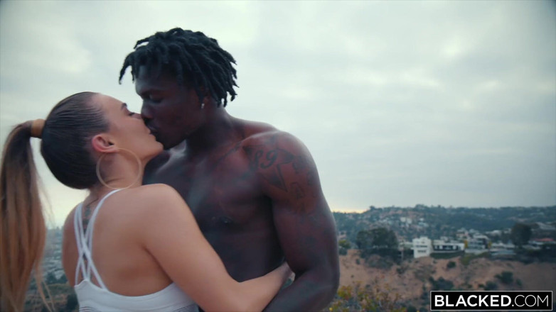 Blacked: Blacked - modelo apretada no tiene tiempo para nada más que...
