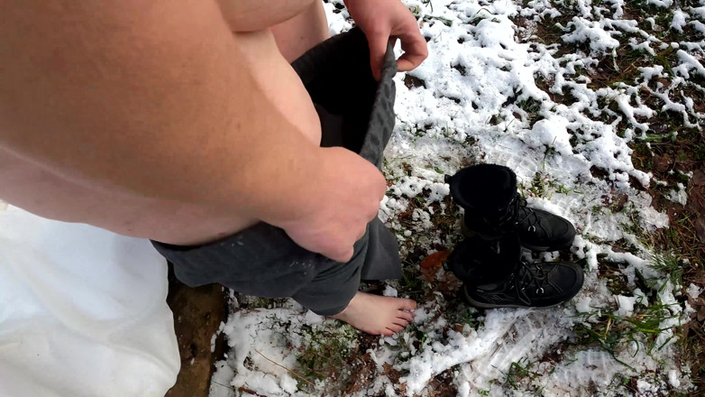 Bouncy Tits Action: Completely Naked in the Snow - Beating Her Vagina