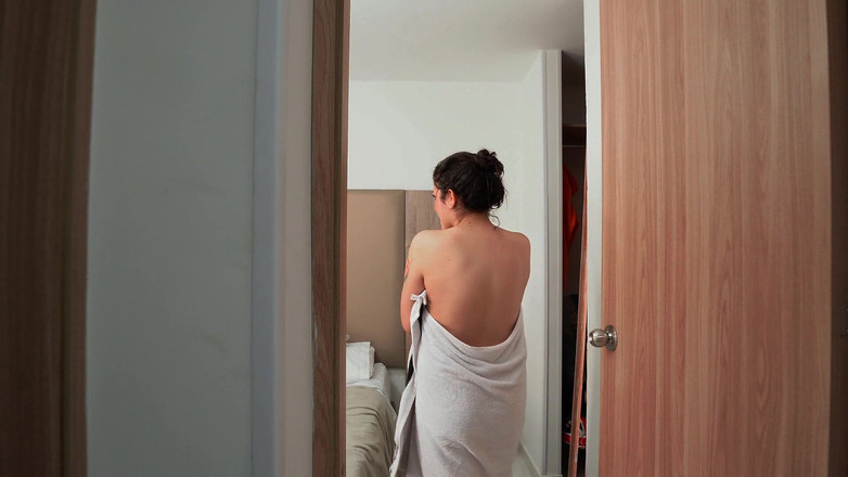 KARINAMILLER: Intymna lesbijka między przyrodnimi siostrami kończy się odkrywaniem, palącą kobiecą...