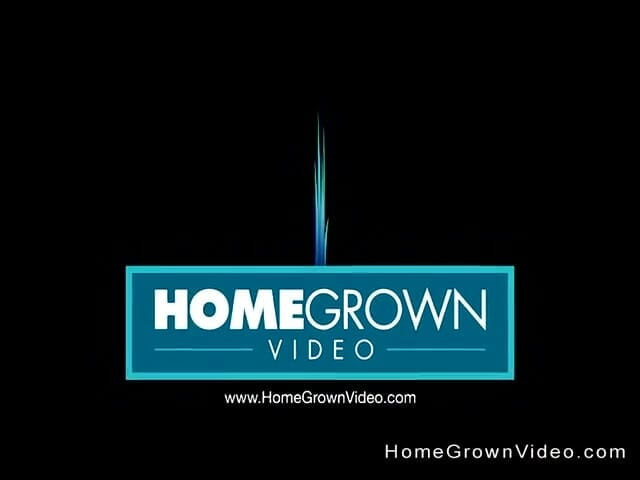 Homegrown Vintage: Gözleri bağlı bayan bir yabancının yarağını emiyor