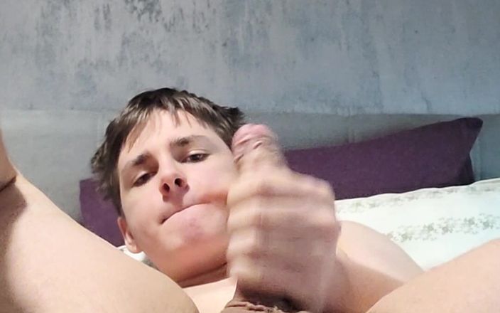 Dustins: Chubby Boy Shows Big Ass and Cums