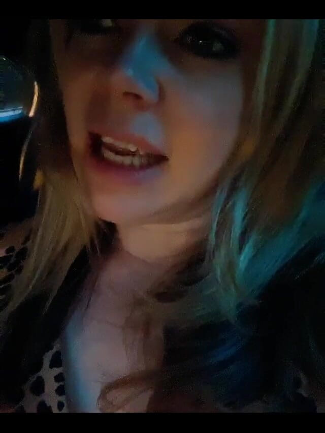 Alicia Rhodes: あなたへの小さなメッセージ