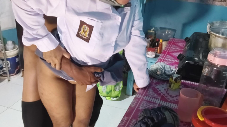 Rania: कॉलेज जाने से पहले मेरी सौतेली बहन को किचन में चोदना