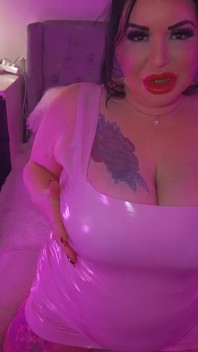 Pinker latex - bBW kriegt ihr spielzeug tief in den hals!