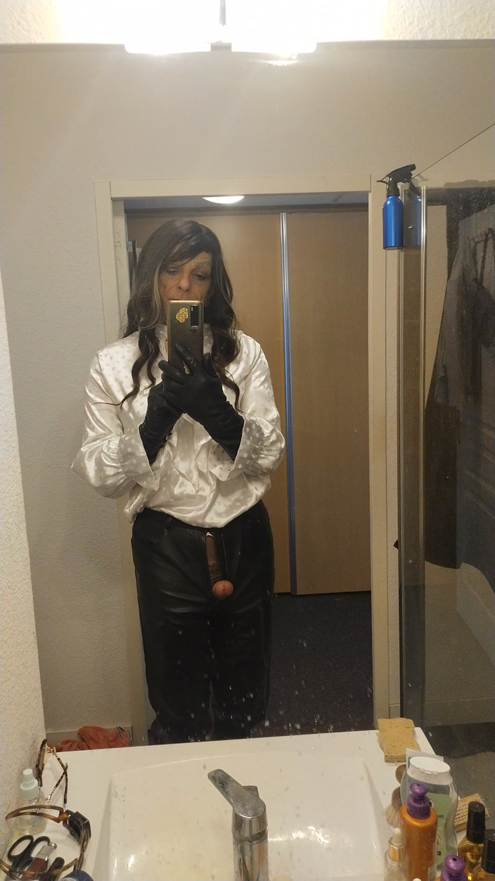 Madame Penelope studio: Eiaculazione nel di pantalon