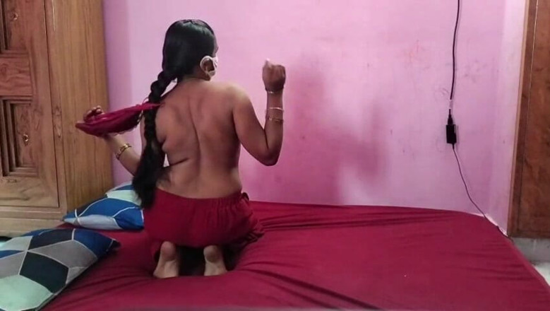 kaaiya: My Frd Hot Wife Gives Good Blowjob