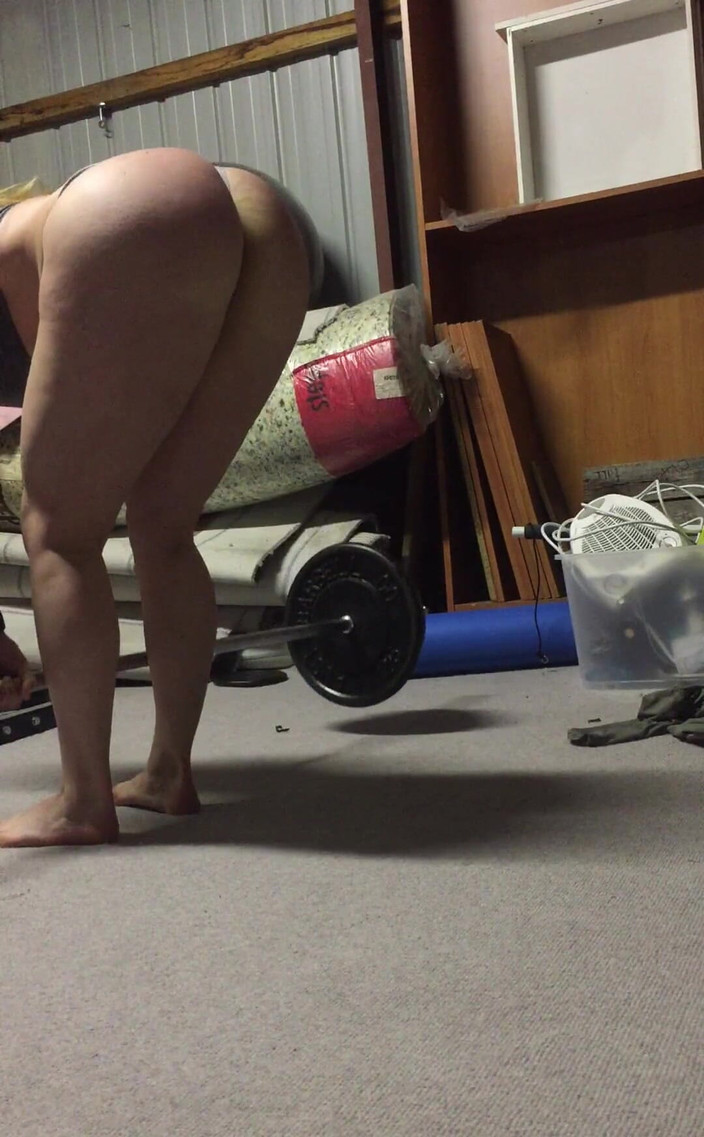 Michellexm: Nena de entrenamiento y su culo muscular duro - parte 5