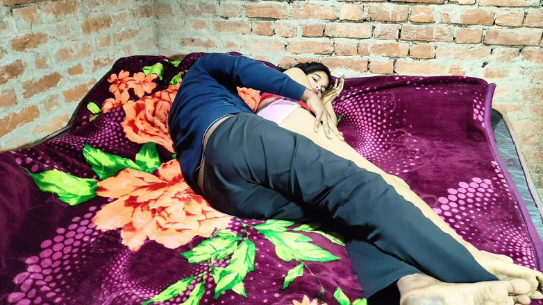 Shivanibaby: Ho lasciato che il ragazzo della mia sorellastra faceva sesso...