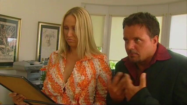 MILF and Big Wet Tits XXX: Omg! Rondborstige blonde milf krijgt een intense diep in keel...