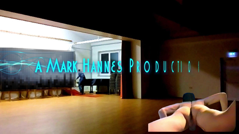 Mark Hannes: Cowok kulit putih resiko masturbasi buru-buru di balai musik