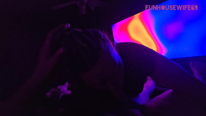 Funhousewife69: Nyepong kontolnya sebelum ngentot posisi reverse cowgirl sampai wajahku dientot...
